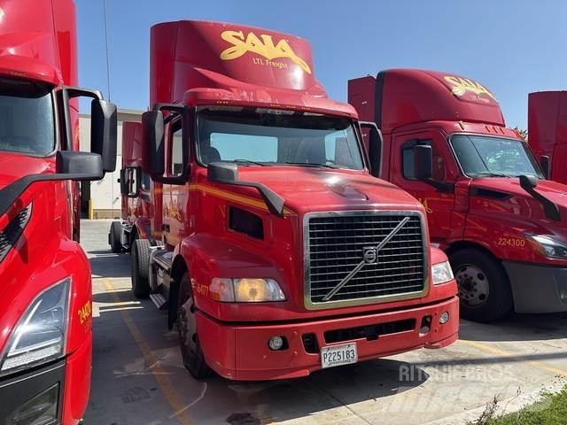 Volvo VNM42T 트랙터 유닛