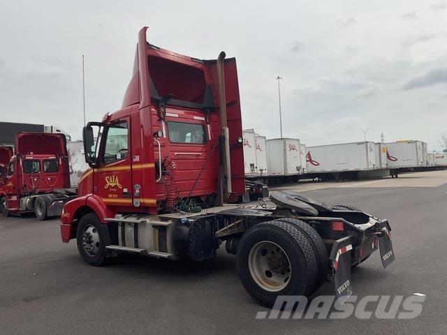 Volvo VNM42T 트랙터 유닛