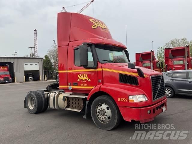 Volvo VNM42T 트랙터 유닛