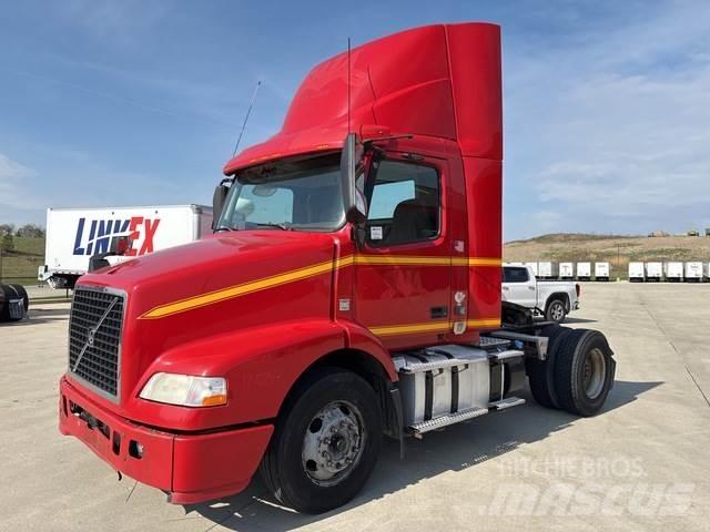 Volvo VNM42T 트랙터 유닛