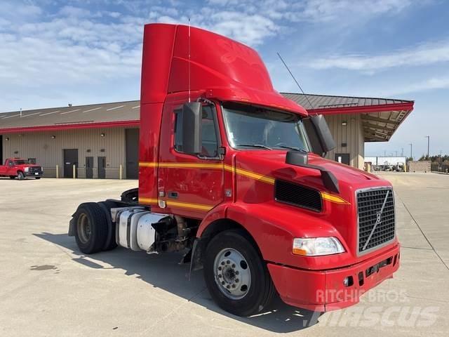 Volvo VNM42T 트랙터 유닛