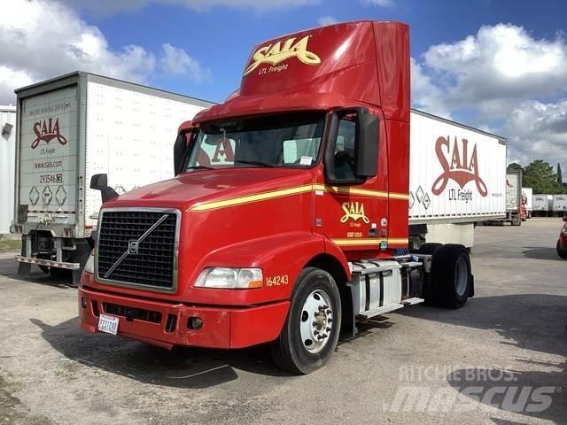 Volvo VNM42T 트랙터 유닛