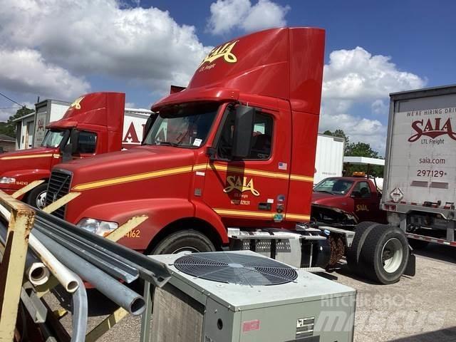 Volvo VNM42T 트랙터 유닛