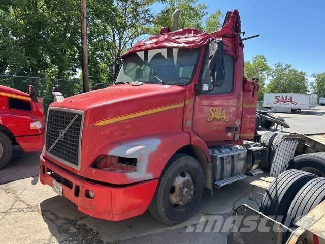 Volvo VNM42T 트랙터 유닛