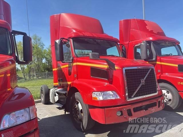 Volvo VNM42T 트랙터 유닛