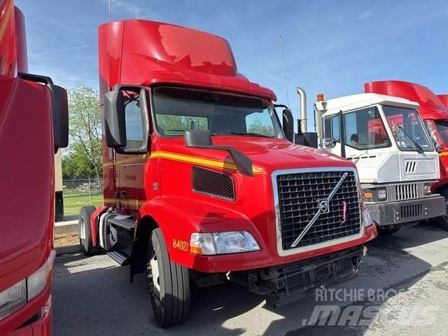 Volvo VNM42T 트랙터 유닛