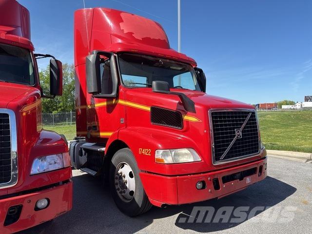 Volvo VNM42T 트랙터 유닛
