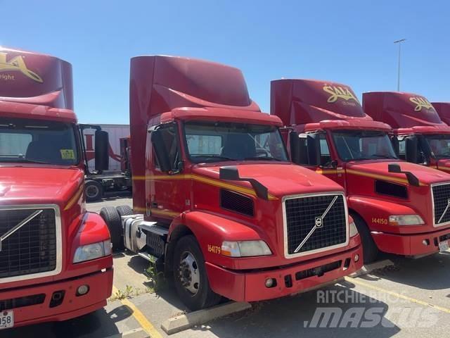 Volvo VNM42T 트랙터 유닛