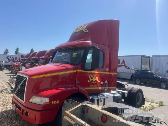 Volvo VNM42T 트랙터 유닛