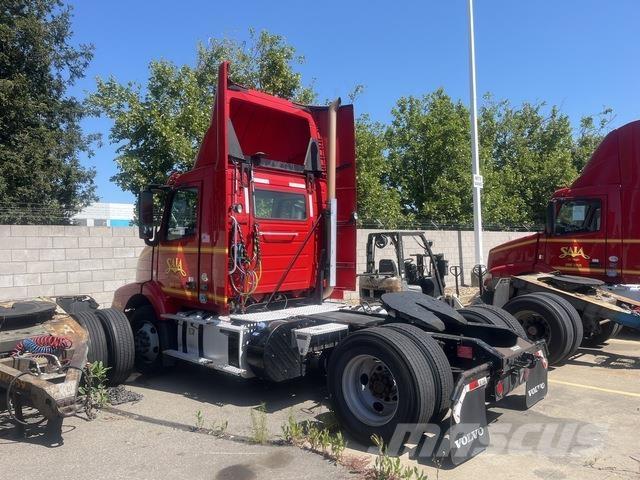 Volvo VNM42T 트랙터 유닛