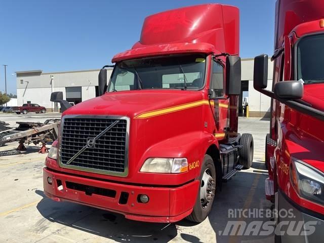 Volvo VNM42T 트랙터 유닛