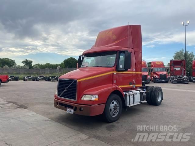 Volvo VNM42T 트랙터 유닛