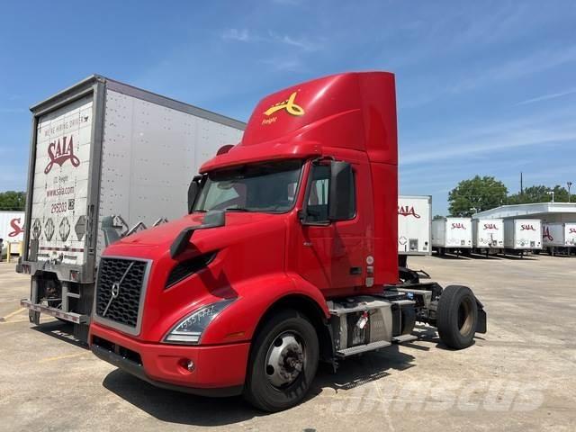 Volvo VNM42T 트랙터 유닛