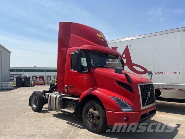 Volvo VNM42T 트랙터 유닛