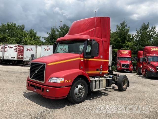 Volvo VNM42T 트랙터 유닛