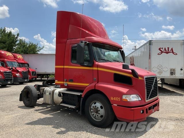 Volvo VNM42T 트랙터 유닛