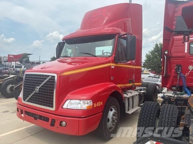 Volvo VNM42T 트랙터 유닛