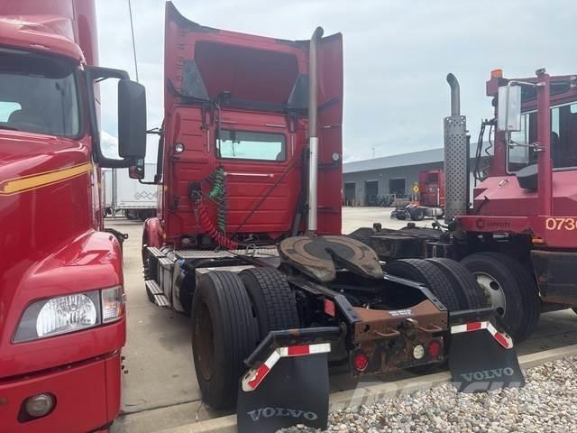 Volvo VNM42T 트랙터 유닛