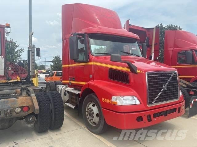 Volvo VNM42T 트랙터 유닛