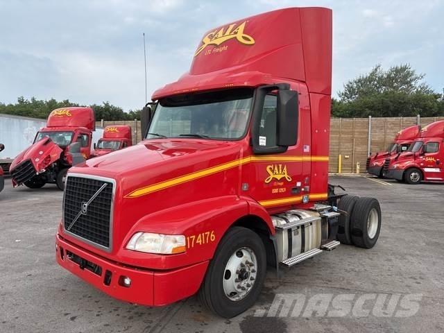 Volvo VNM42T 트랙터 유닛