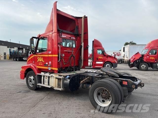 Volvo VNM42T 트랙터 유닛