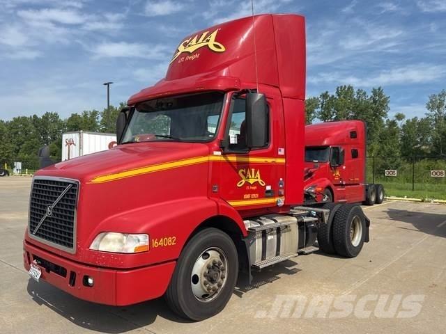 Volvo VNM42T 트랙터 유닛