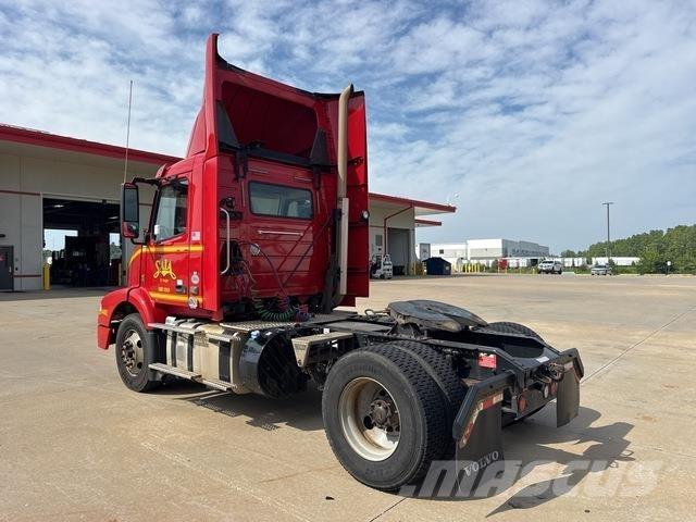 Volvo VNM42T 트랙터 유닛