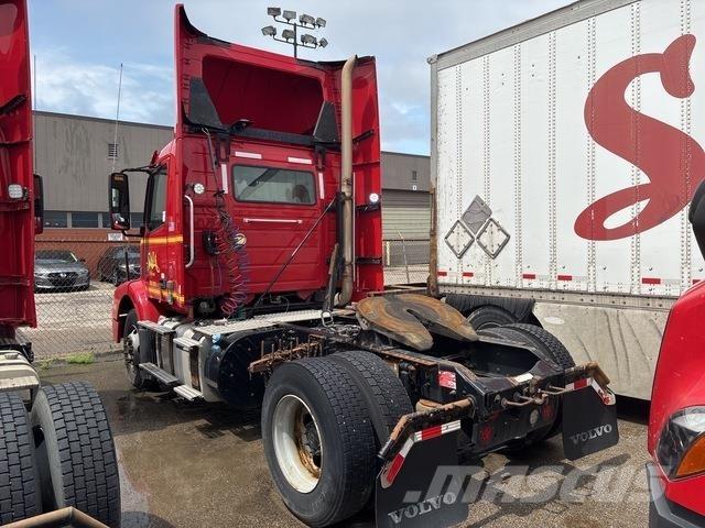 Volvo VNM42T 트랙터 유닛