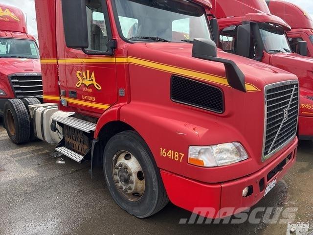 Volvo VNM42T 트랙터 유닛
