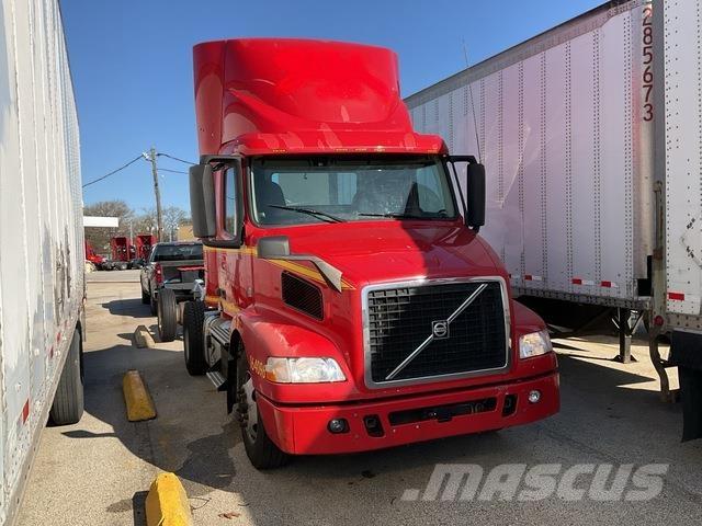 Volvo VNM42T 트랙터 유닛