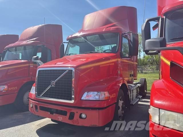 Volvo VNM42T 트랙터 유닛