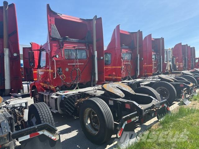 Volvo VNM42T 트랙터 유닛