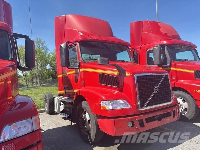 Volvo VNM42T 트랙터 유닛