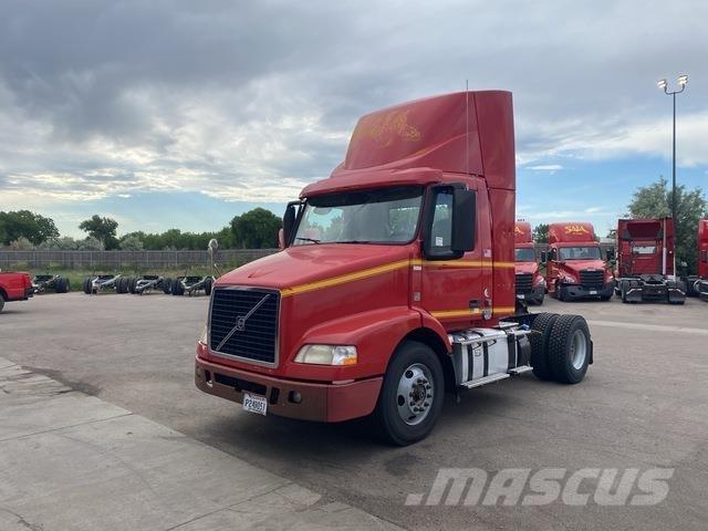 Volvo VNM42T 트랙터 유닛