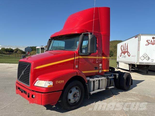 Volvo VNM42T 트랙터 유닛