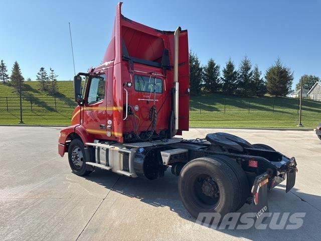 Volvo VNM42T 트랙터 유닛