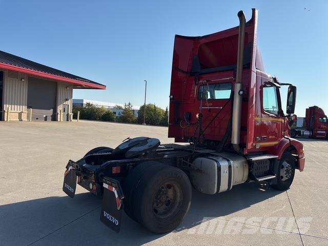 Volvo VNM42T 트랙터 유닛