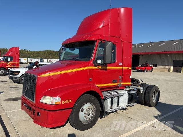 Volvo VNM42T 트랙터 유닛