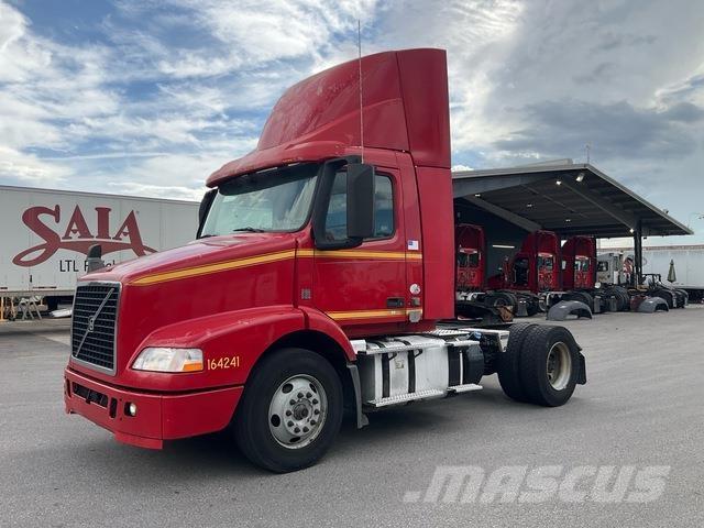 Volvo VNM42T 트랙터 유닛