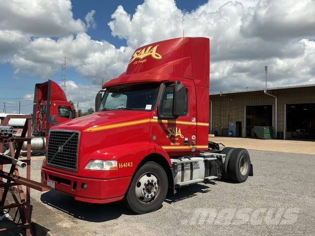 Volvo VNM42T 트랙터 유닛