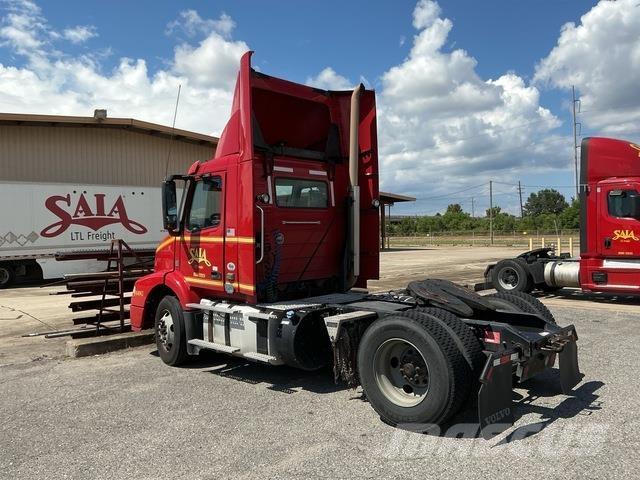 Volvo VNM42T 트랙터 유닛