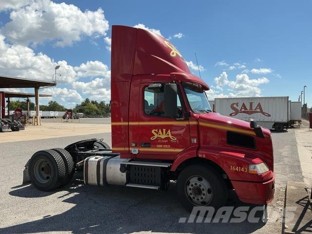 Volvo VNM42T 트랙터 유닛