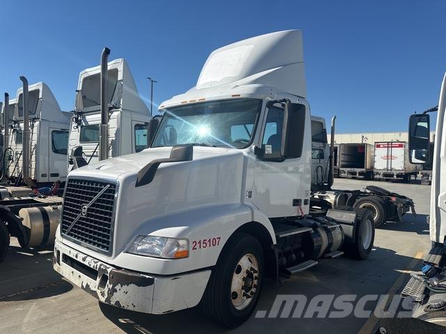 Volvo VNM42T 트랙터 유닛