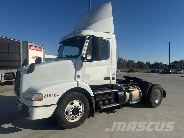 Volvo VNM42T 트랙터 유닛