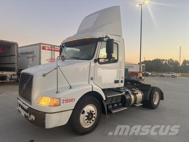Volvo VNM42T 트랙터 유닛