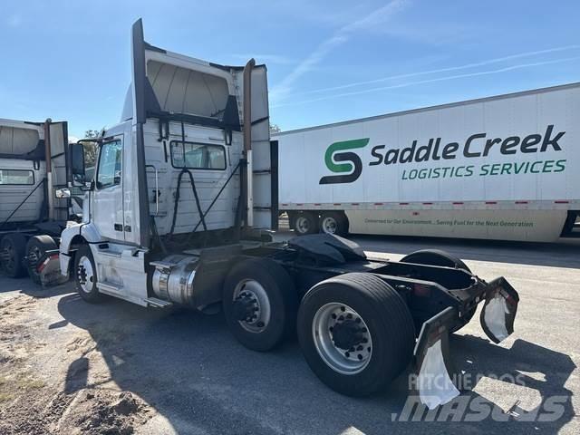 Volvo VNM64T 트랙터 유닛