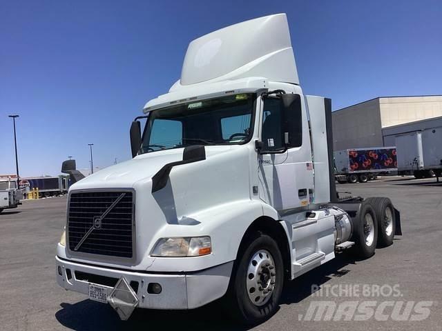 Volvo VNM64T 트랙터 유닛