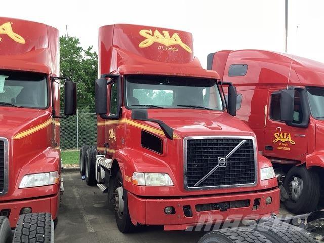 Volvo VNM64T 트랙터 유닛