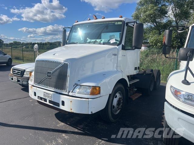 Volvo VNM64T 트랙터 유닛