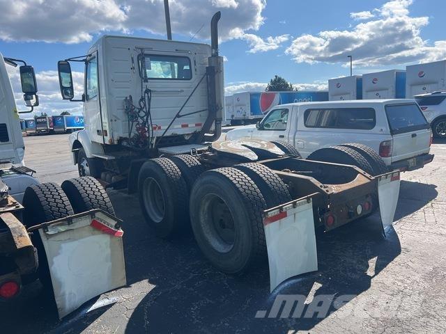 Volvo VNM64T 트랙터 유닛